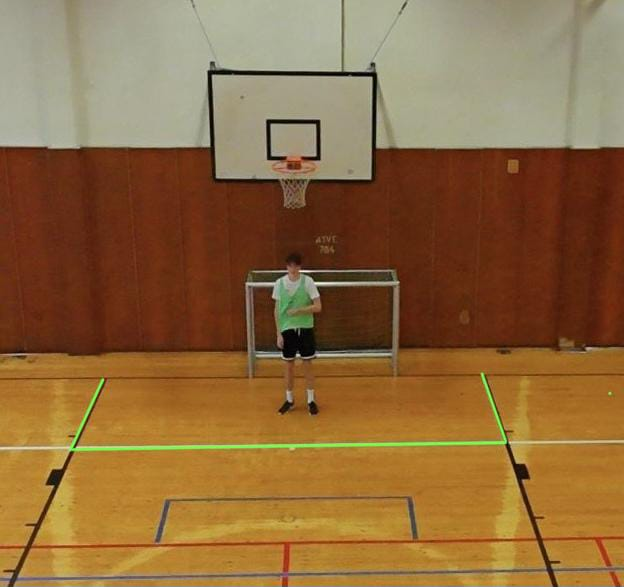 Území brankáře - vyznačená zóna kde může brankář chytat rukama